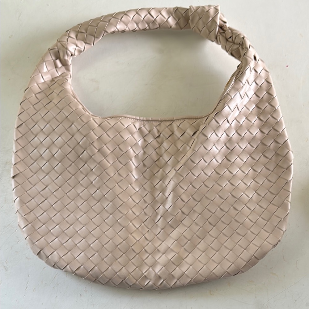 Elegant Cream Woven Women's Bag
